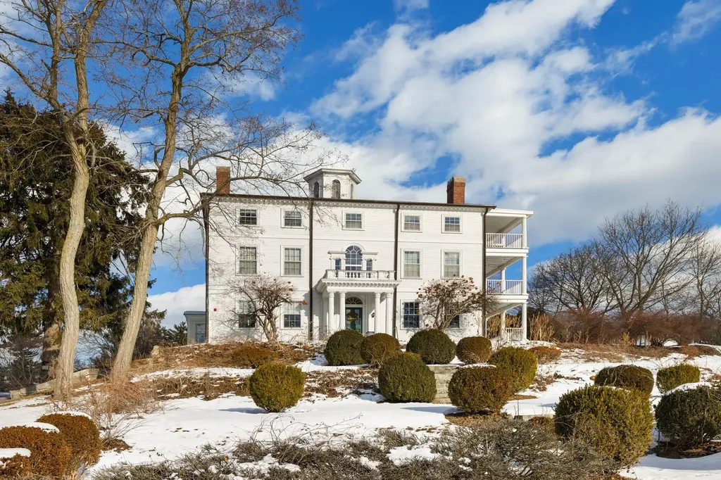 525 Maplewood Avenue Portsmouth NH 03801