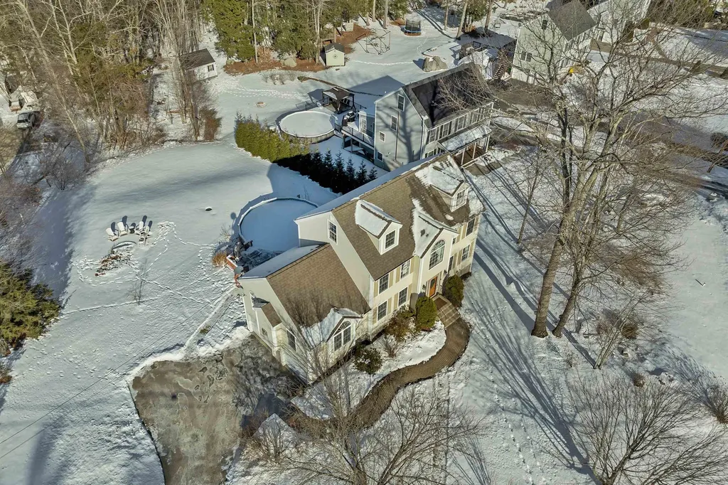 1 Treaty Court Sandown NH 03873