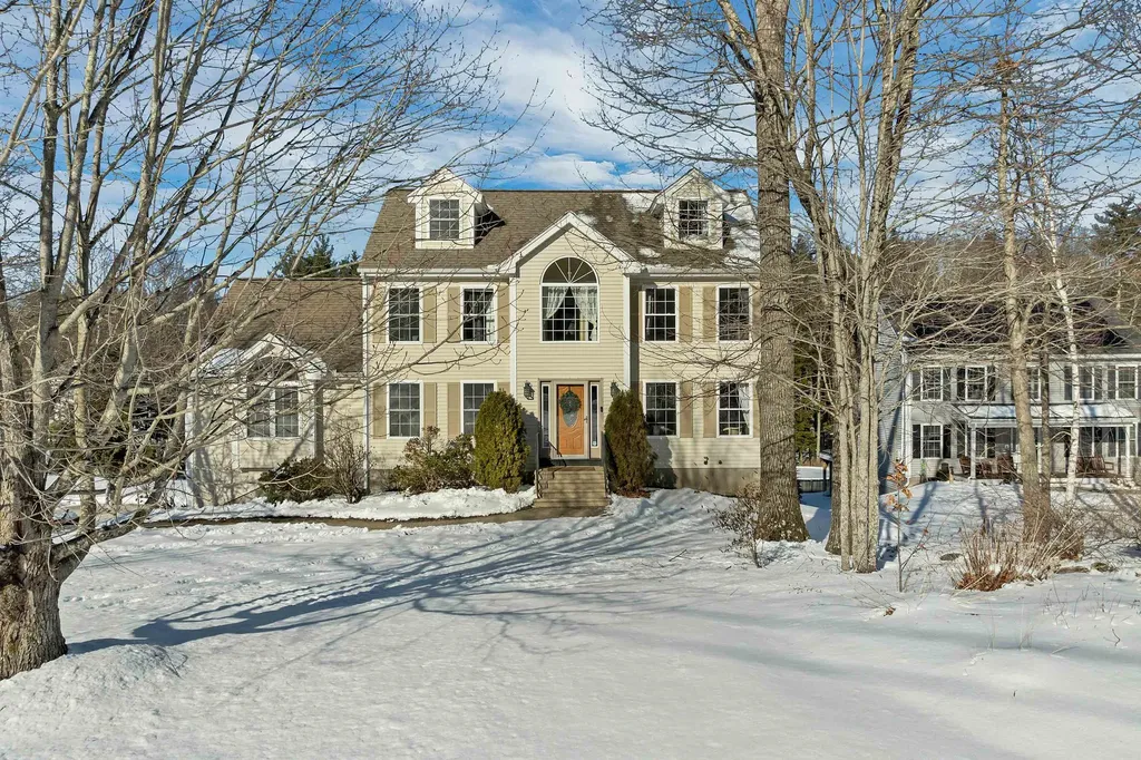 1 Treaty Court Sandown NH 03873