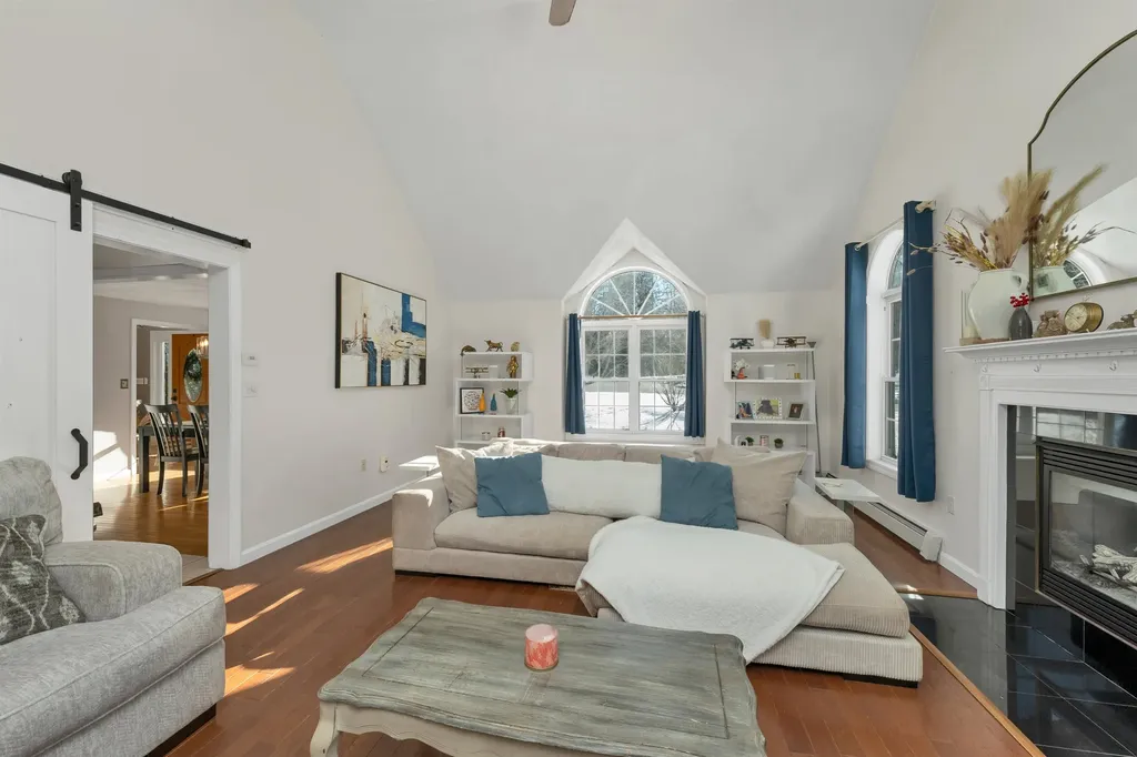 1 Treaty Court Sandown NH 03873