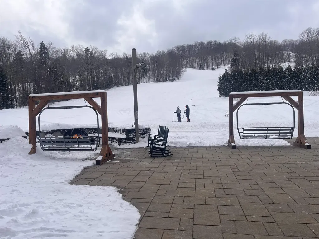 208/210 Qtr2 89 Grand Summit Way Dover VT 05356