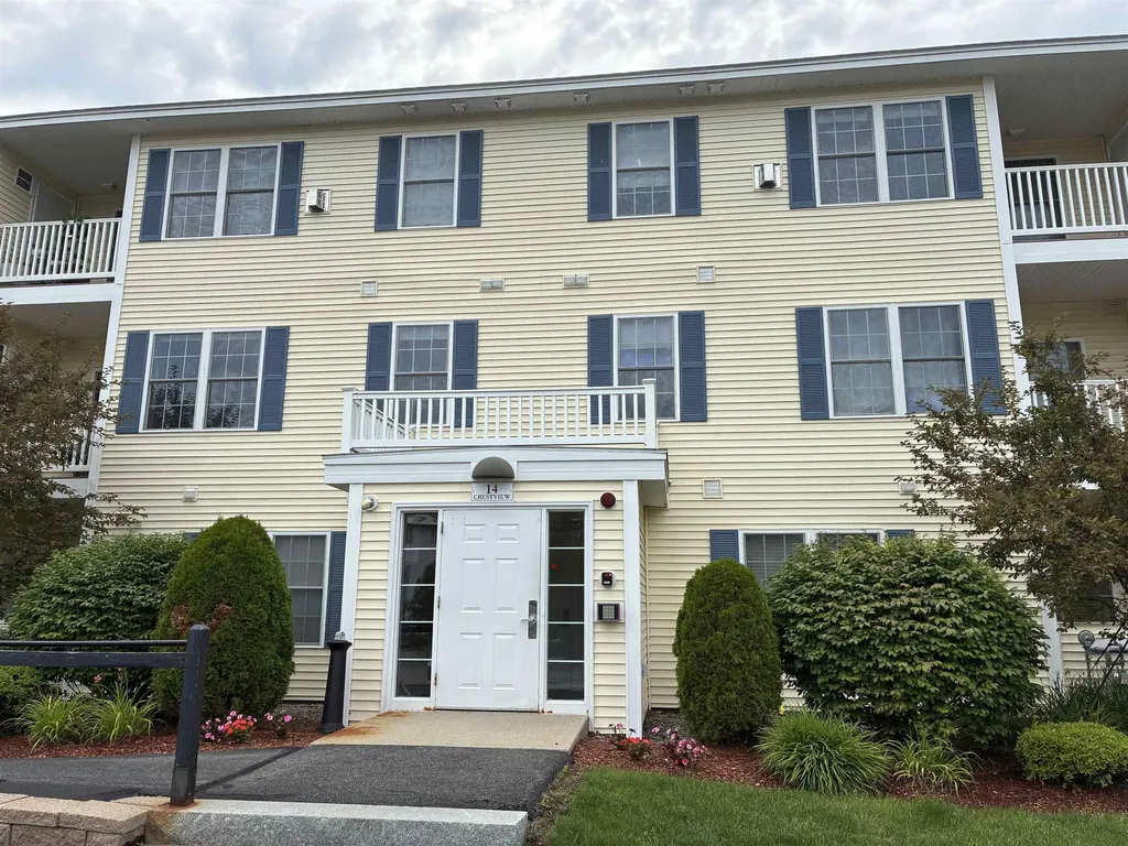 14 Crestview Circle Londonderry NH 03053