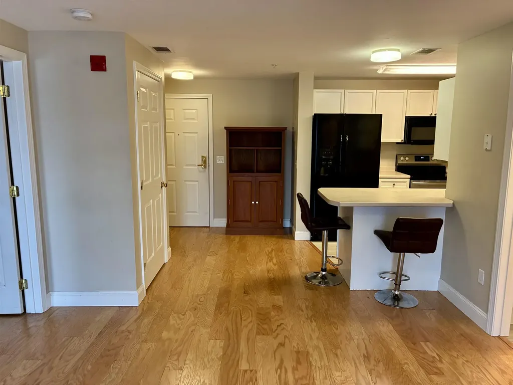 14 Crestview Circle Londonderry NH 03053