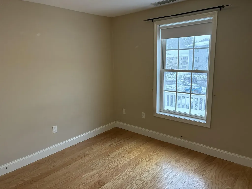 14 Crestview Circle Londonderry NH 03053