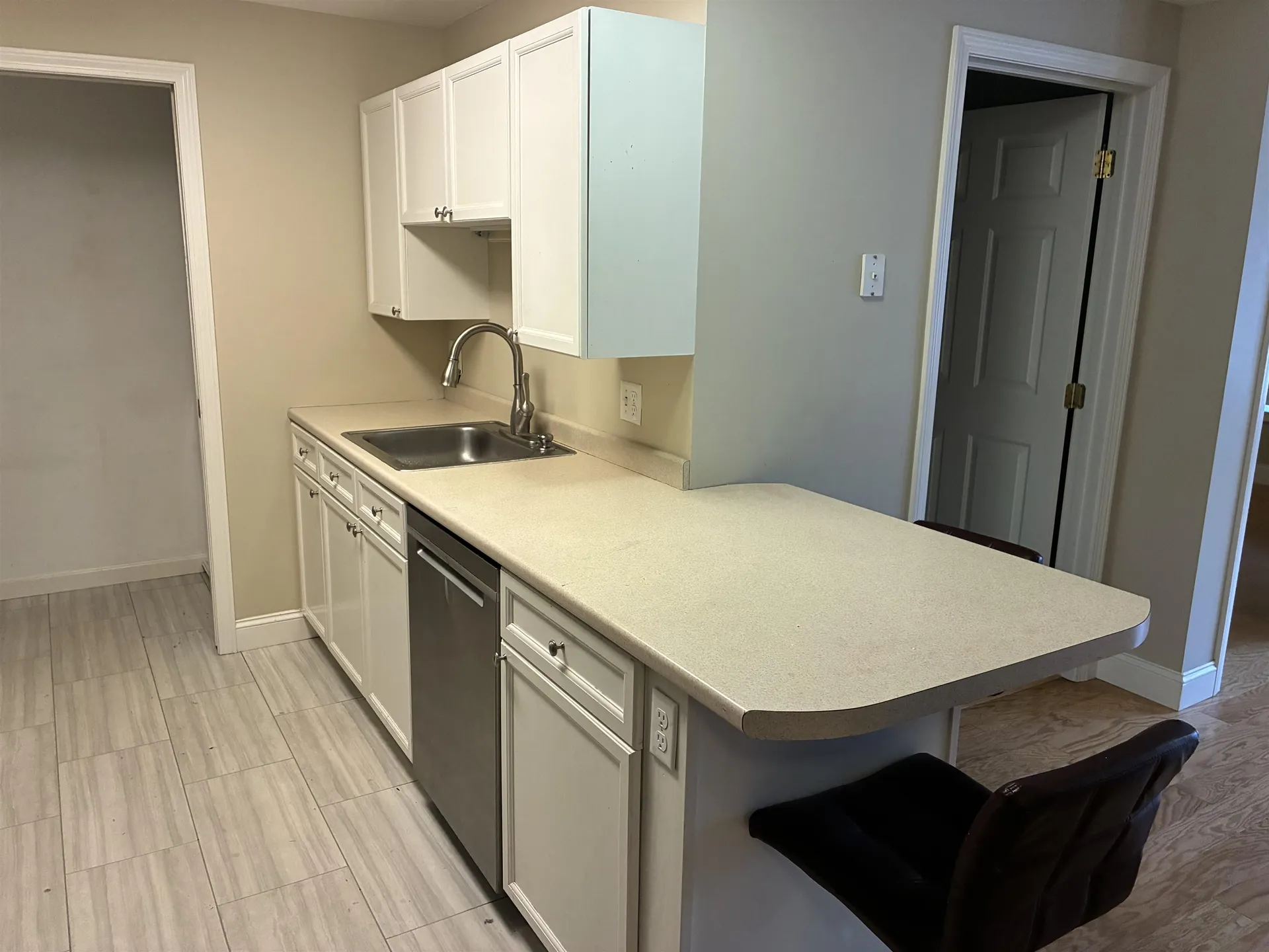 14 Crestview Circle Londonderry NH 03053