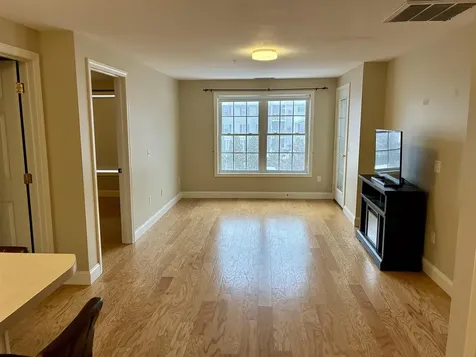 14 Crestview Circle Londonderry NH 03053