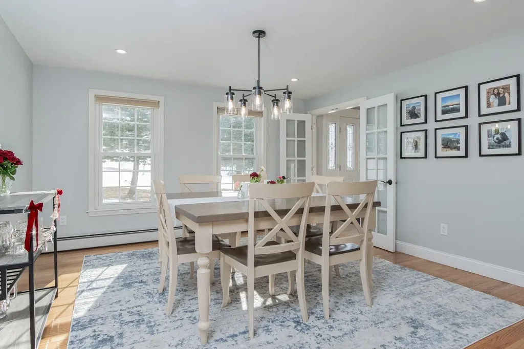 4 Faye Lane Londonderry NH 03053