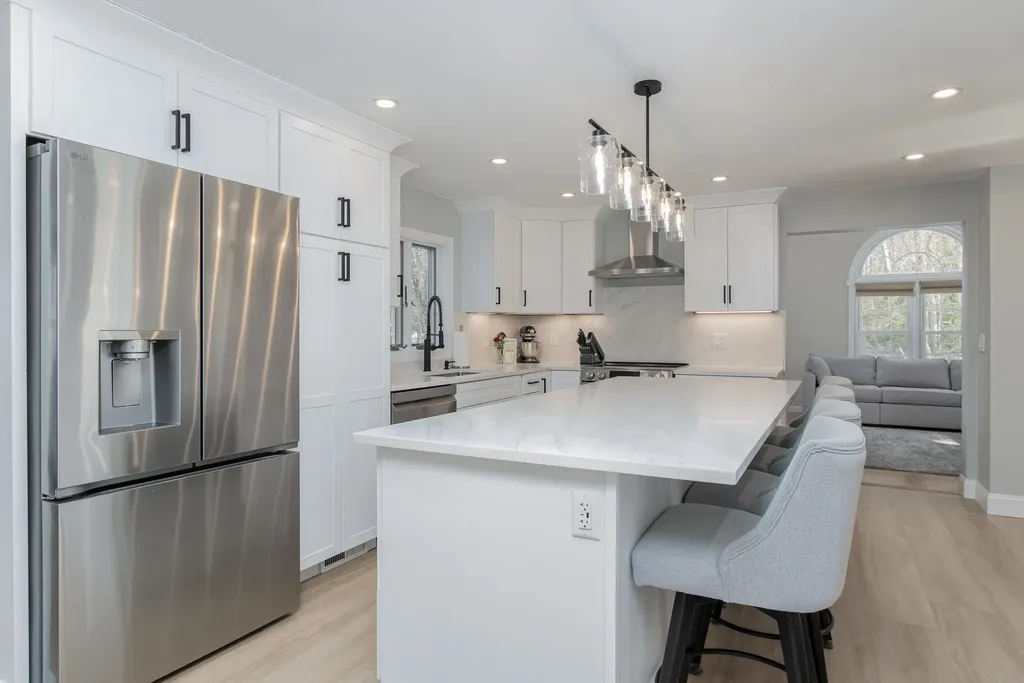 4 Faye Lane Londonderry NH 03053