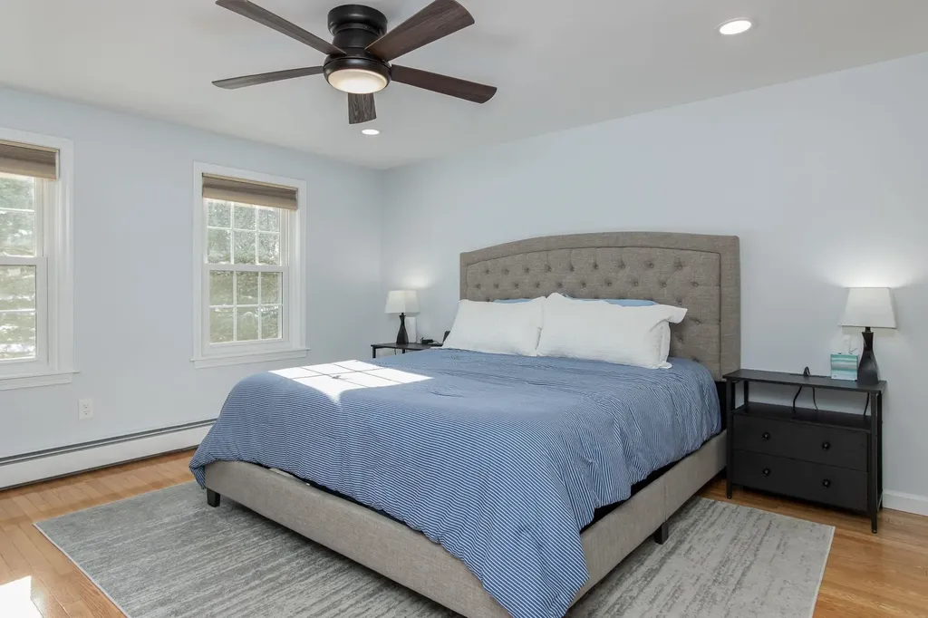 4 Faye Lane Londonderry NH 03053