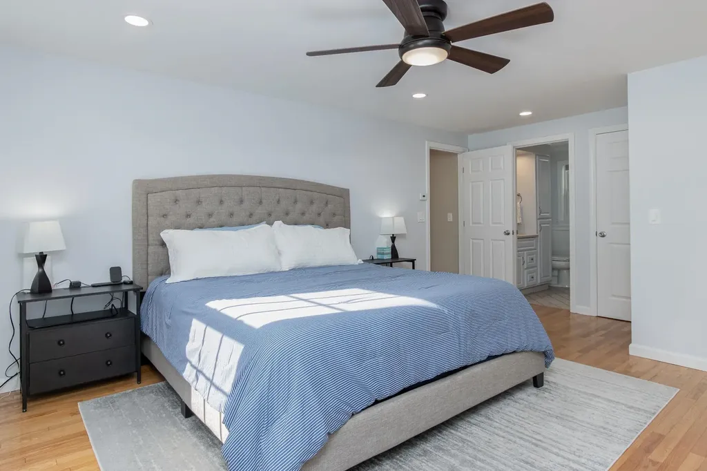 4 Faye Lane Londonderry NH 03053