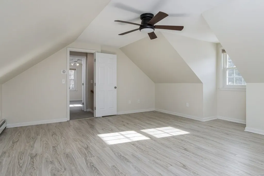 4 Faye Lane Londonderry NH 03053