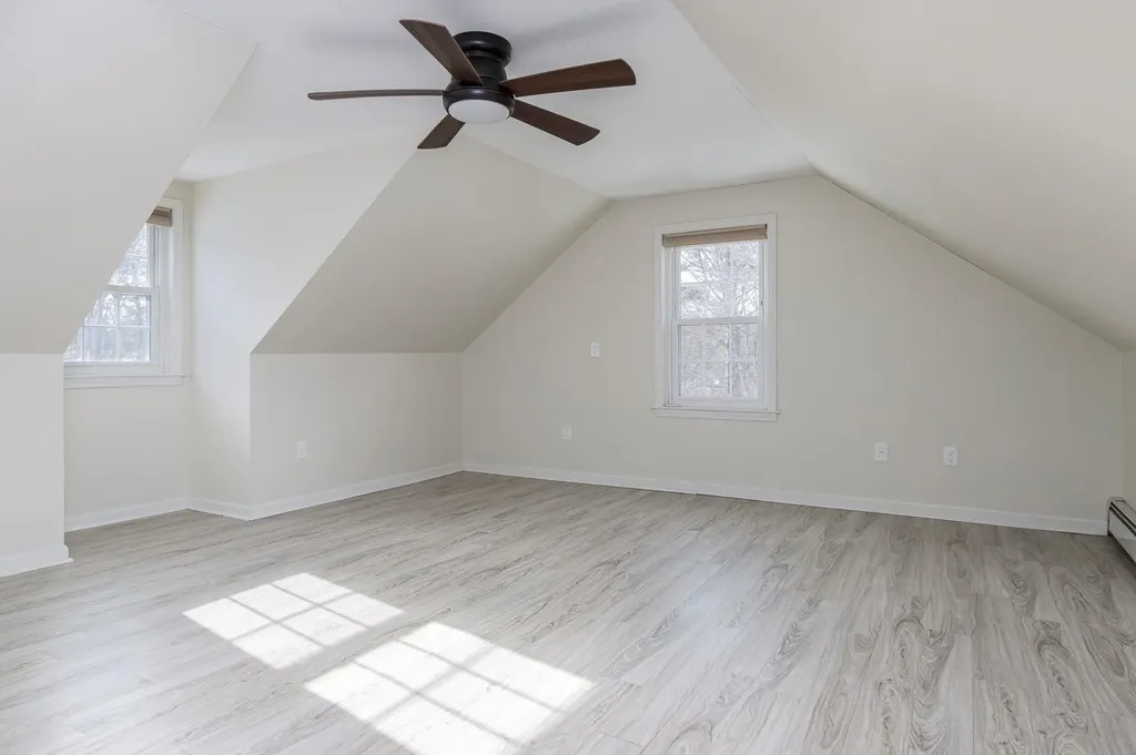 4 Faye Lane Londonderry NH 03053