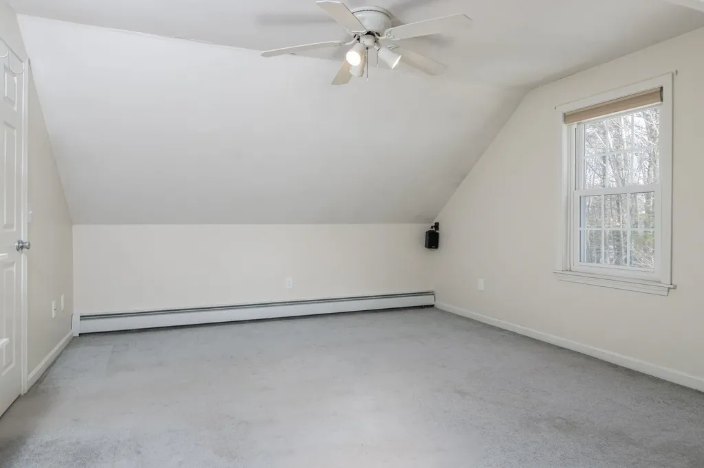 4 Faye Lane Londonderry NH 03053