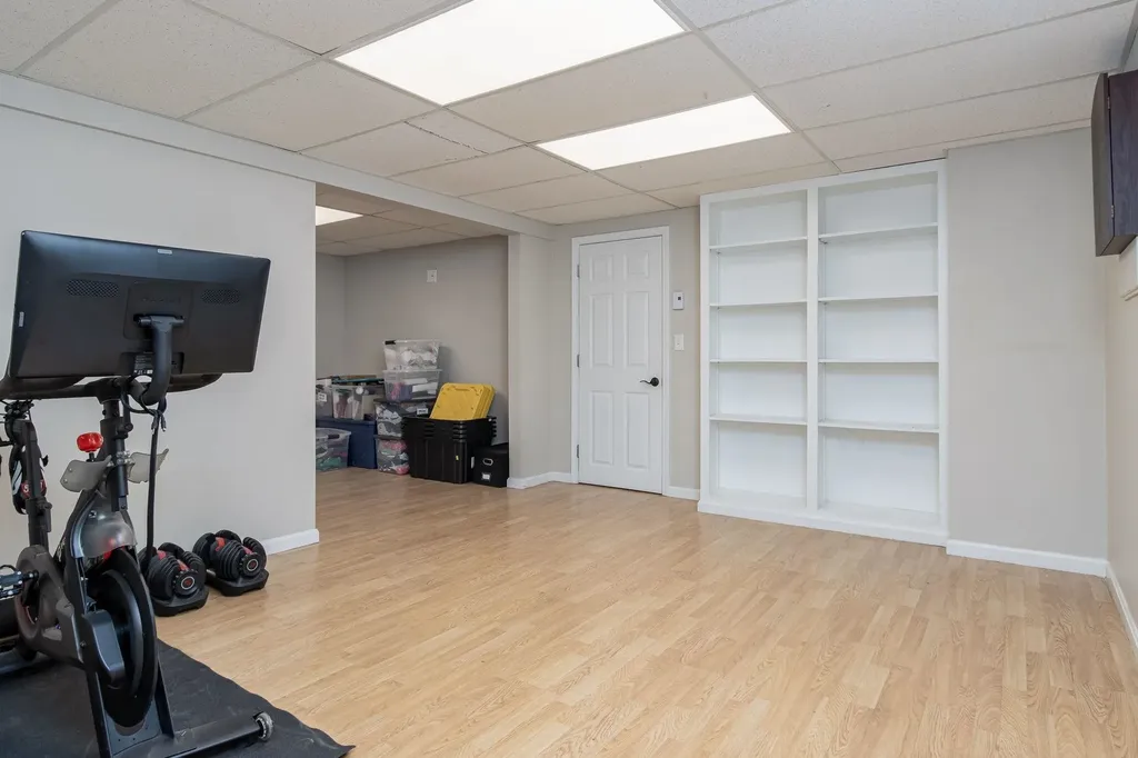 4 Faye Lane Londonderry NH 03053