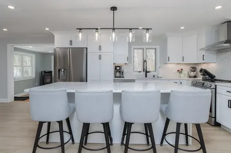 4 Faye Lane Londonderry NH 03053