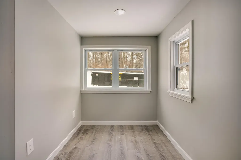 27 London Road Salem NH 03079