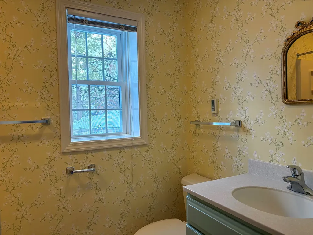 143 Hilltop Place New London NH 03257