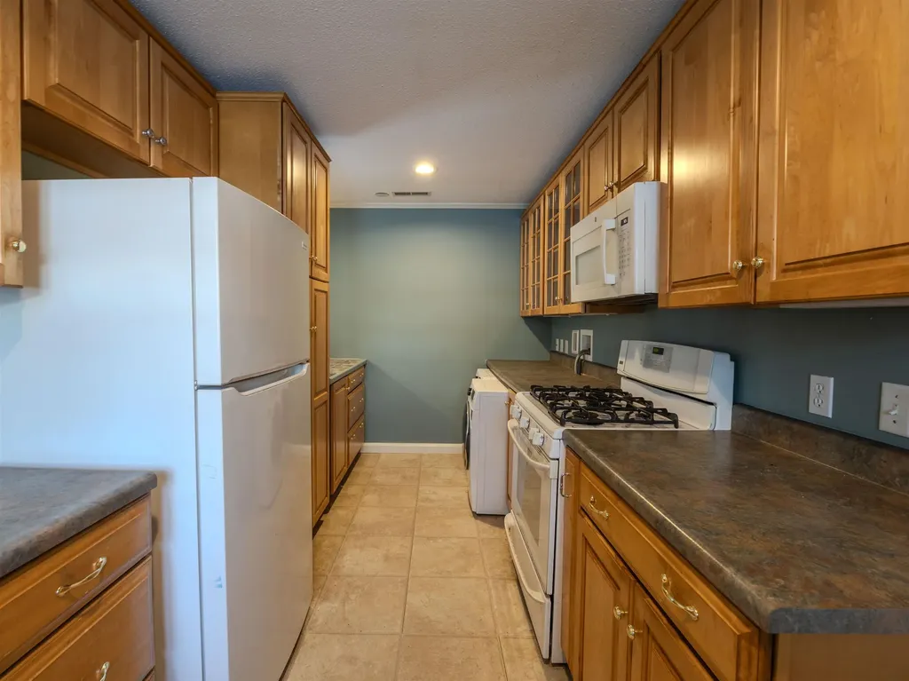 143 Hilltop Place New London NH 03257