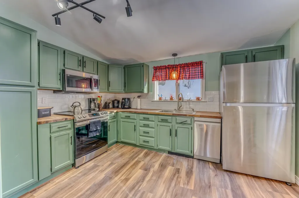 28 Jodo Way Bethlehem NH 03574