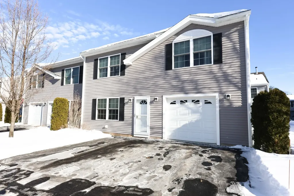 20 Bruins Lane Raymond NH 03077