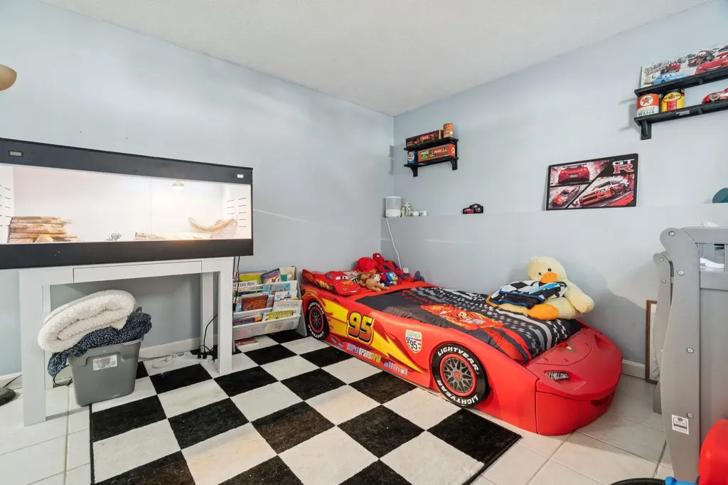 41L Derryfield Road Derry NH 03038