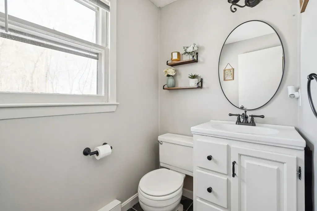 41L Derryfield Road Derry NH 03038