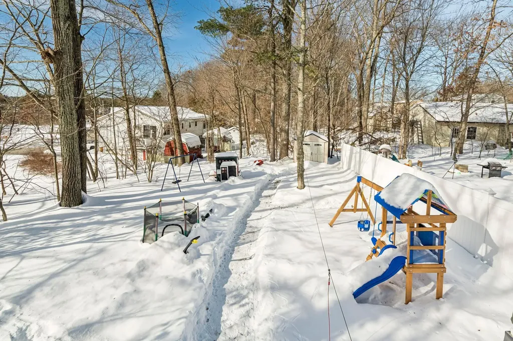 41L Derryfield Road Derry NH 03038