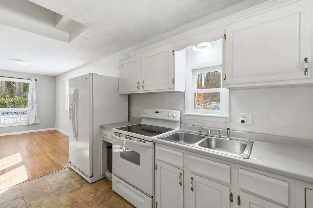 438 Bay Hill Road Northfield NH 03276