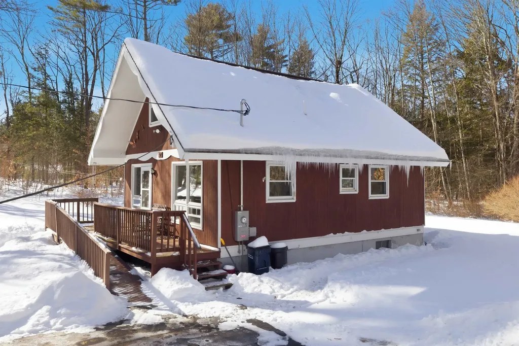 438 Bay Hill Road Northfield NH 03276
