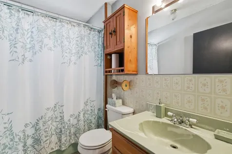 438 Bay Hill Road Northfield NH 03276