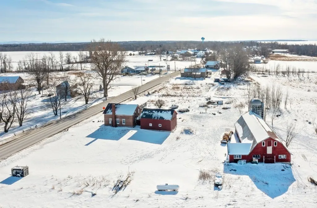 431 North Main Street Alburgh VT 05440