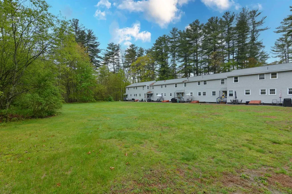3 Holly Lane Londonderry NH 03053