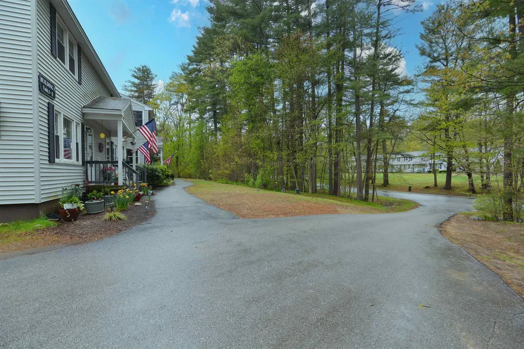 3 Holly Lane Londonderry NH 03053