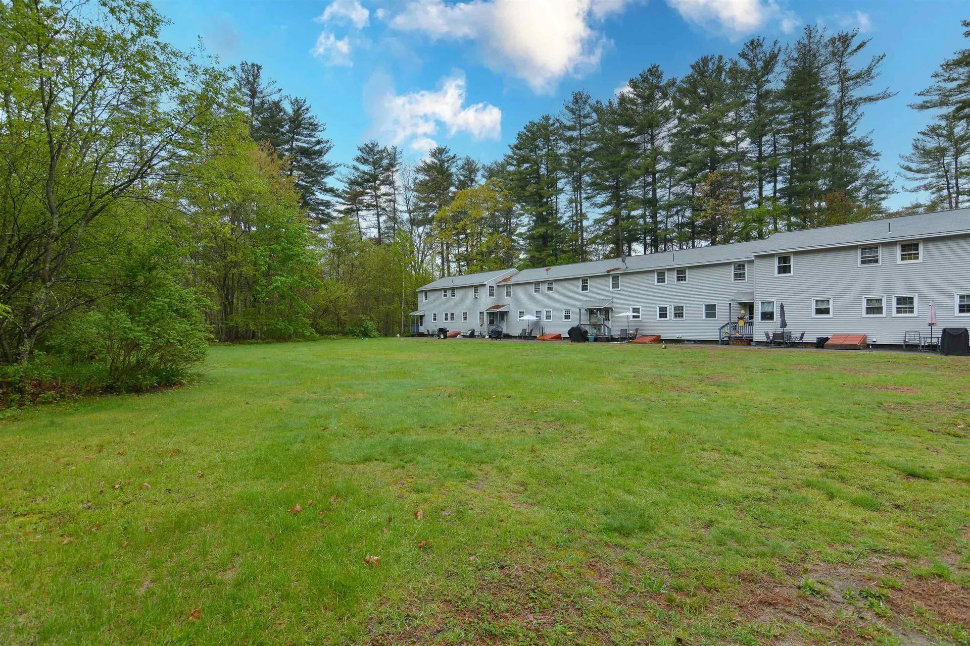 3 Holly Lane Londonderry NH 03053