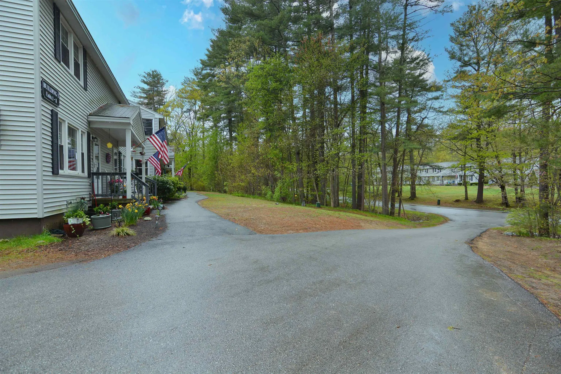 3 Holly Lane Londonderry NH 03053