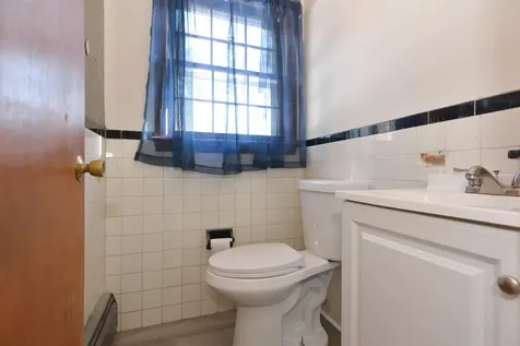 3 Holly Lane Londonderry NH 03053