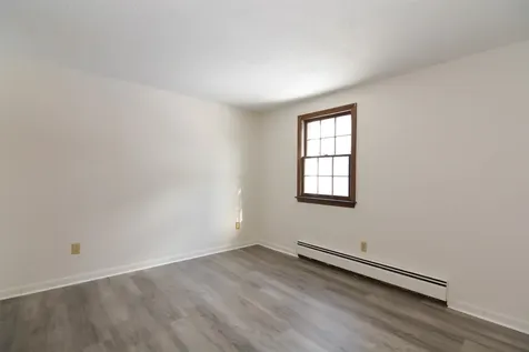 3 Holly Lane Londonderry NH 03053