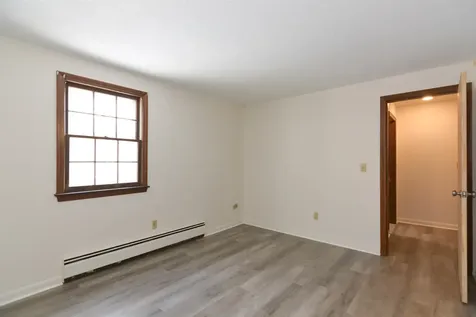 3 Holly Lane Londonderry NH 03053