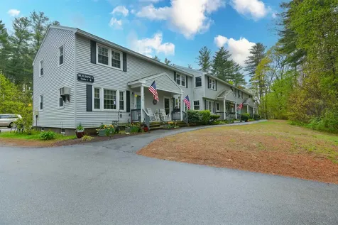 3 Holly Lane Londonderry NH 03053