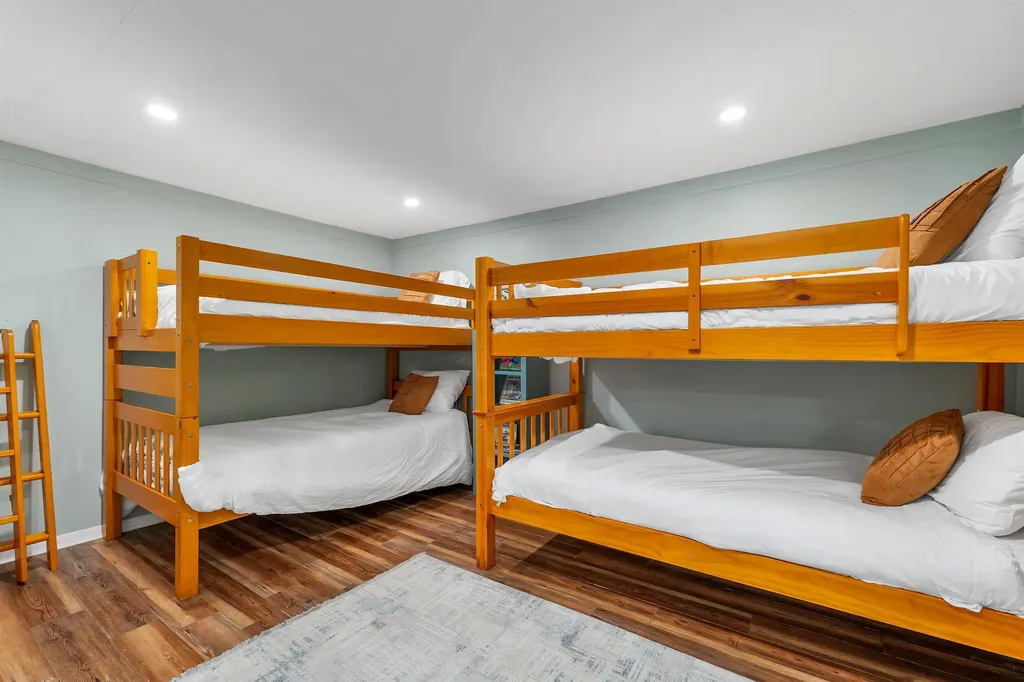 6 Chalet Drive Gilford NH 03249