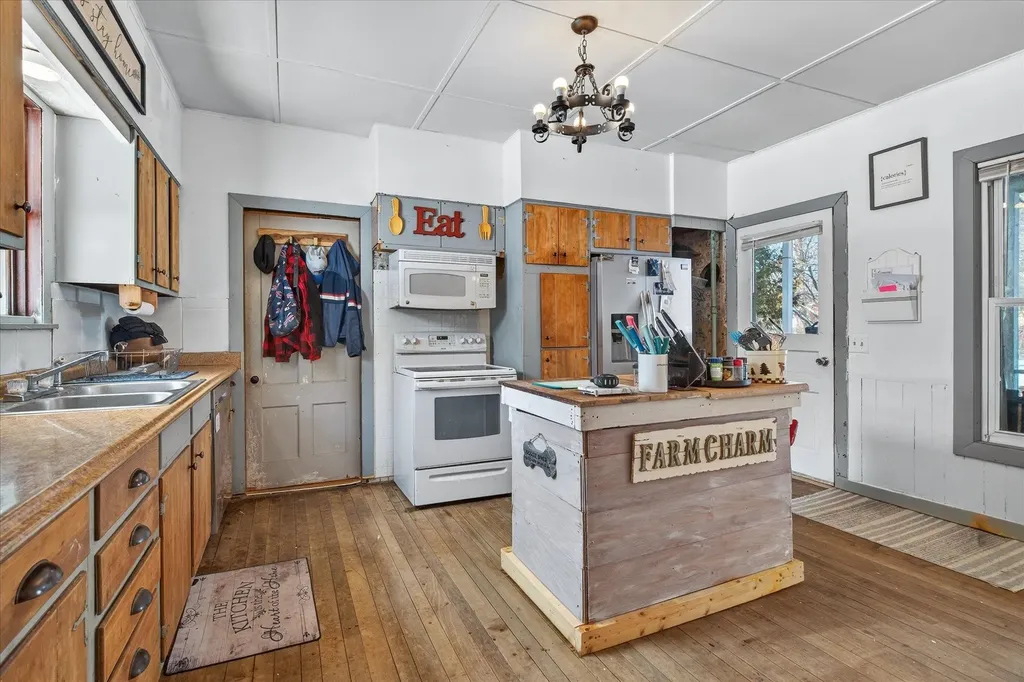 36 Graham Street Bethel VT 05032