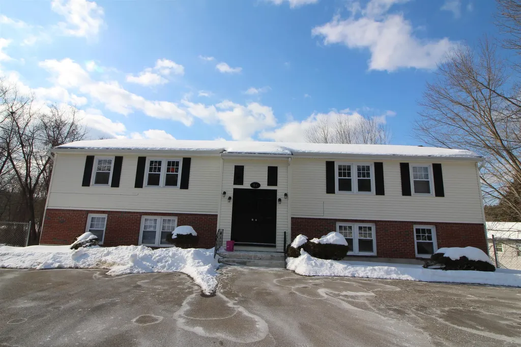 84 Franklin Street Derry NH 03038