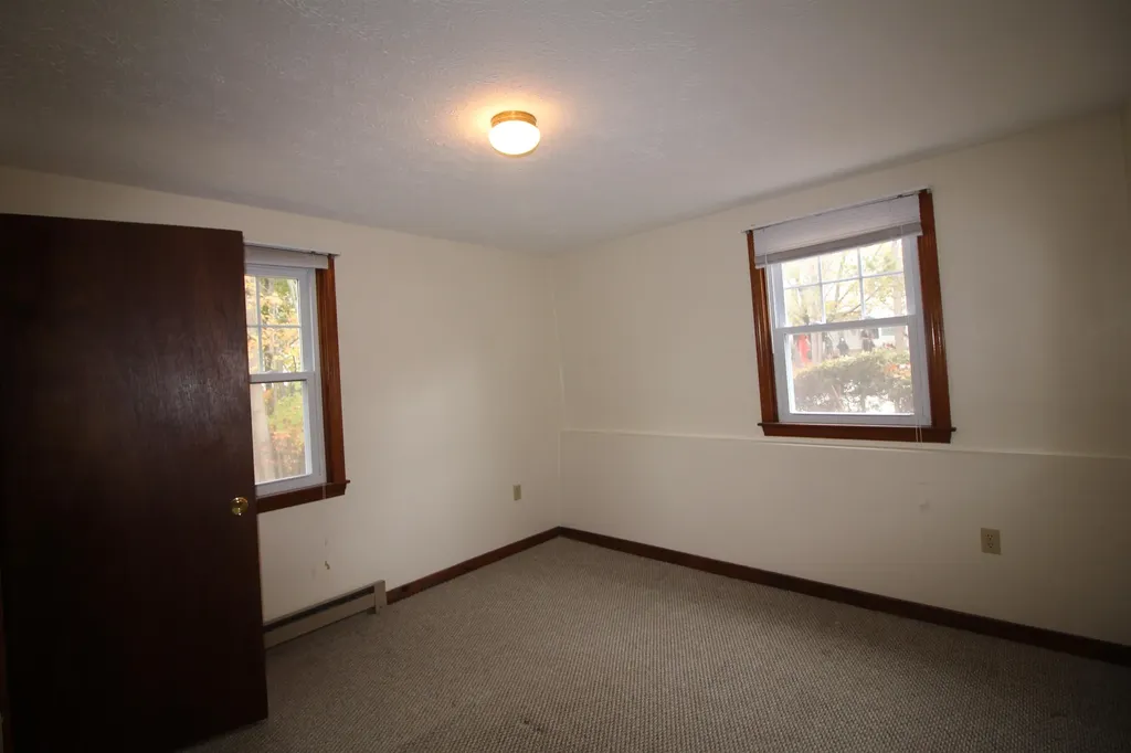 84 Franklin Street Derry NH 03038