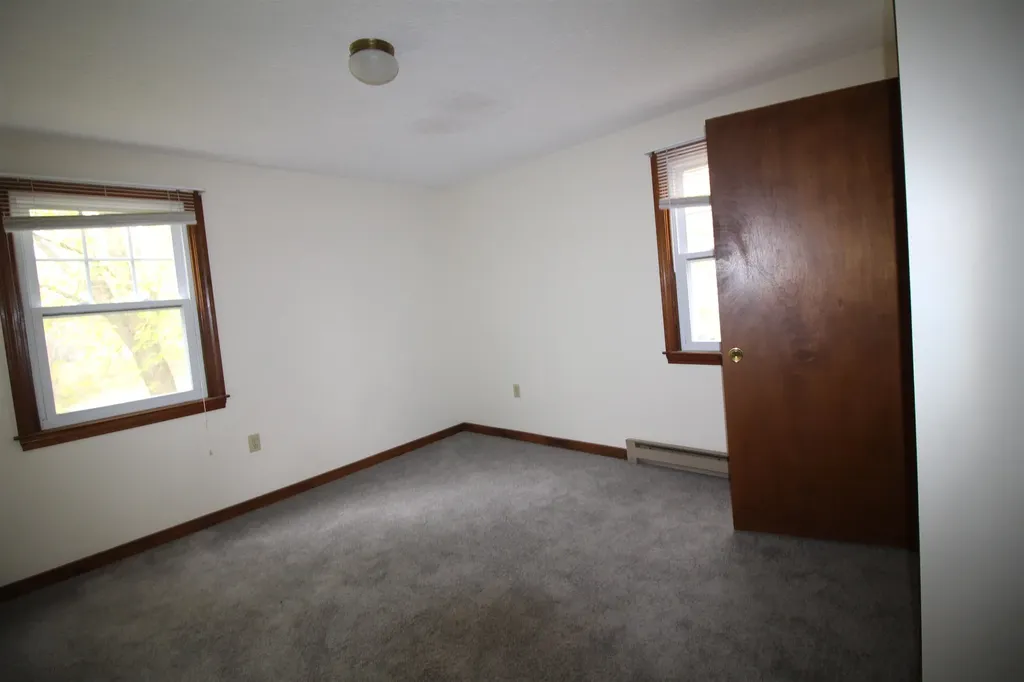 84 Franklin Street Derry NH 03038
