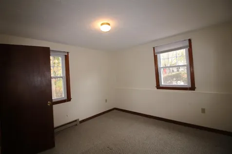 84 Franklin Street Derry NH 03038