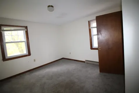 84 Franklin Street Derry NH 03038