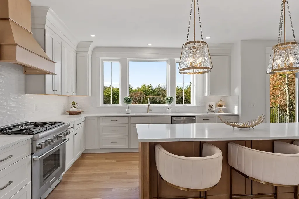 18 Sprague Mill Road Bedford NH 03110