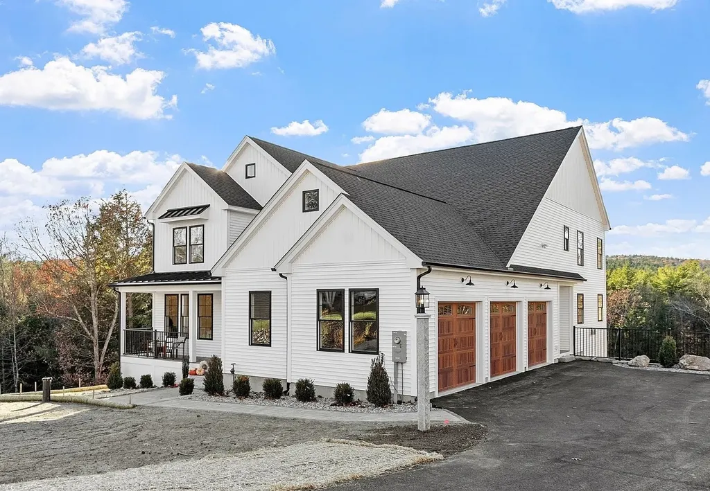 18 Sprague Mill Road Bedford NH 03110