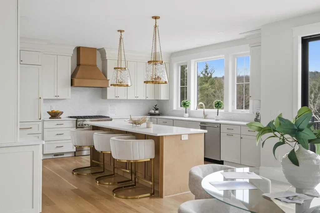 18 Sprague Mill Road Bedford NH 03110