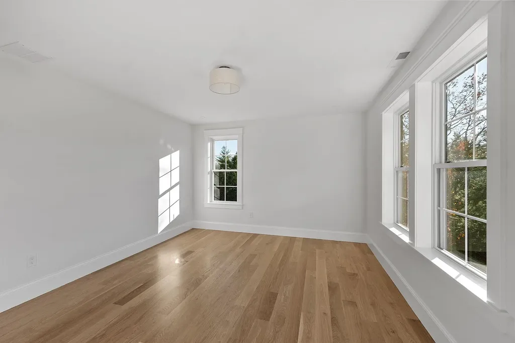 18 Sprague Mill Road Bedford NH 03110